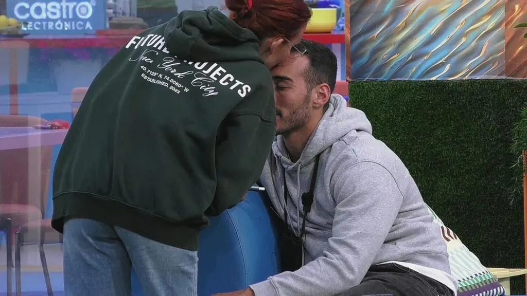 Beijo inédito faz tremer a casa e infelizmente Jéssica abandona