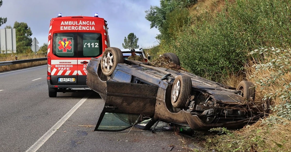 Despiste seguido de capotamento deixa mulher ferida em Fafe
