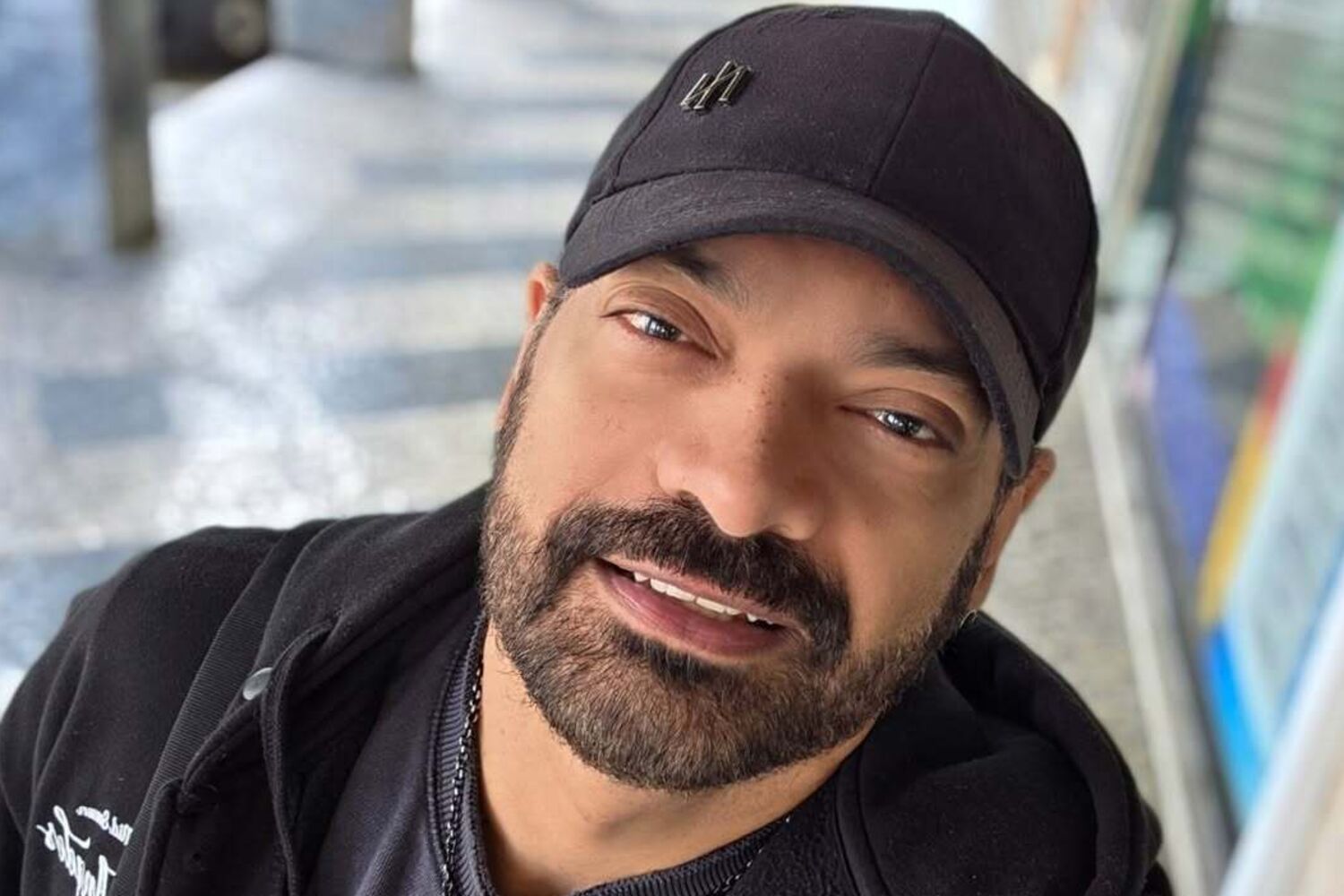 Iran Costa, famoso cantor da música “O Bicho”, em situação delicada