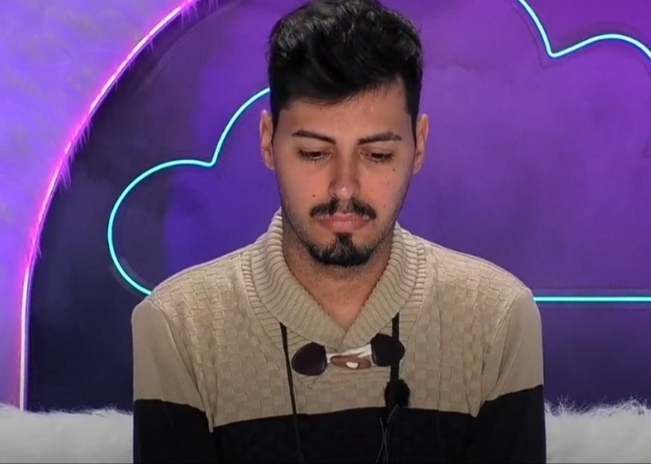 Em lágrimas, Leandro é confortado por Marisa, Marisa Susana e Pedro Jorge após noite tensa no “Secret Story 9”