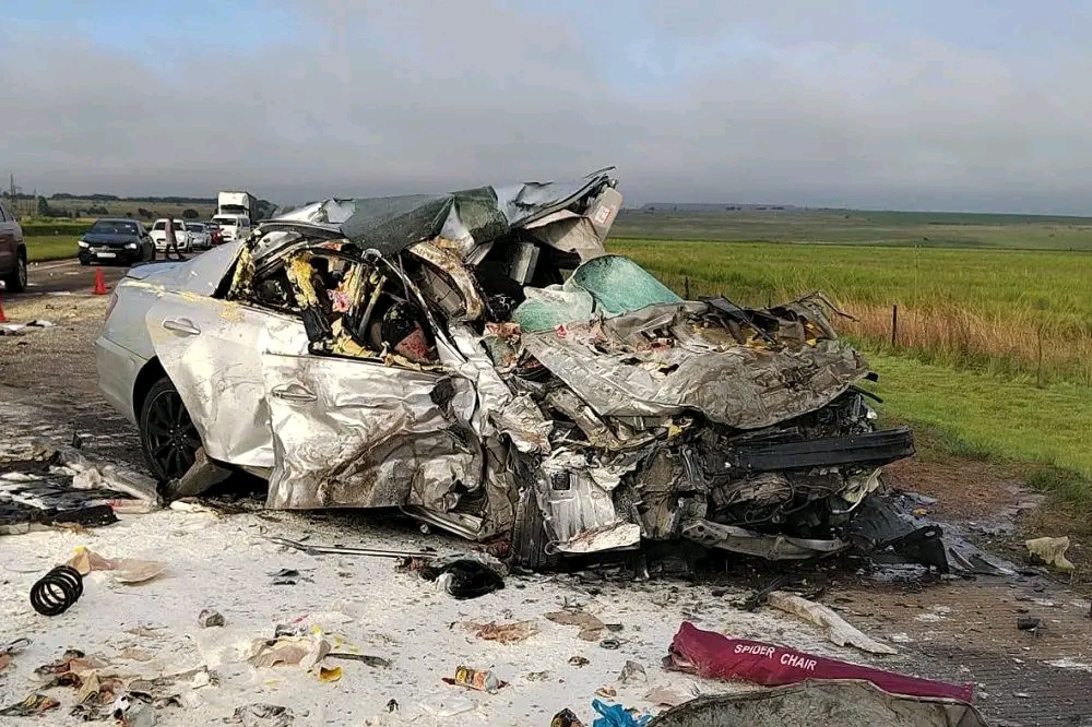Sete pessoas morrem tragicamente após colisão brutal na África do sul