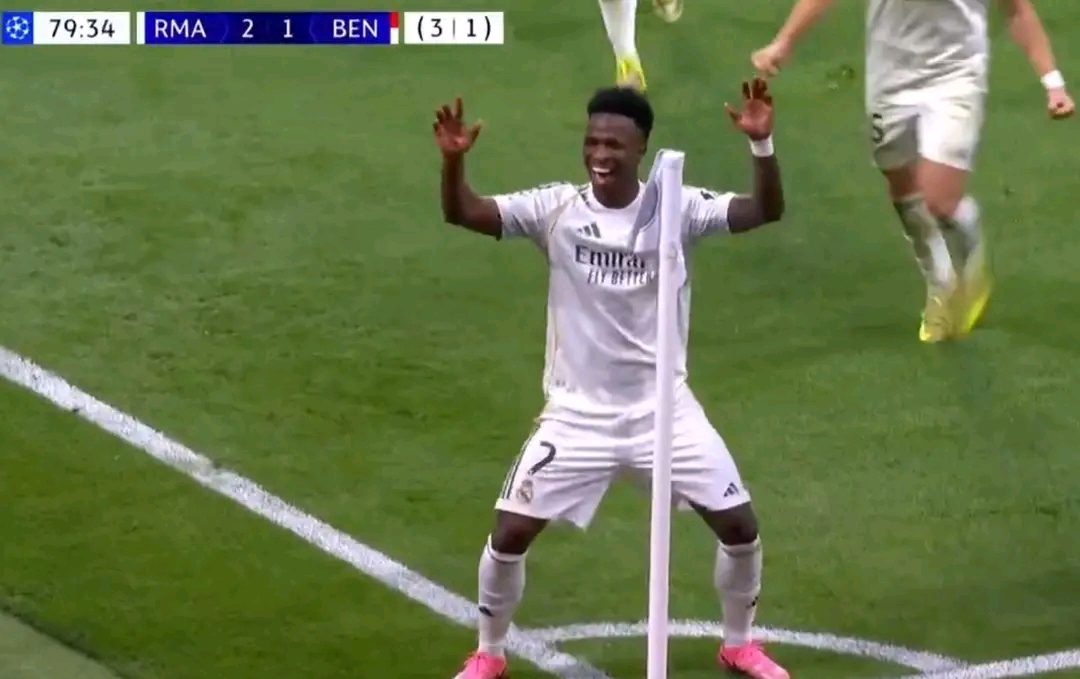 (VÍDEO) Vinícius Jr voltou a marcar ao Benfica, bailou e foi assobiado pelos adeptos encarnados no Bernabéu