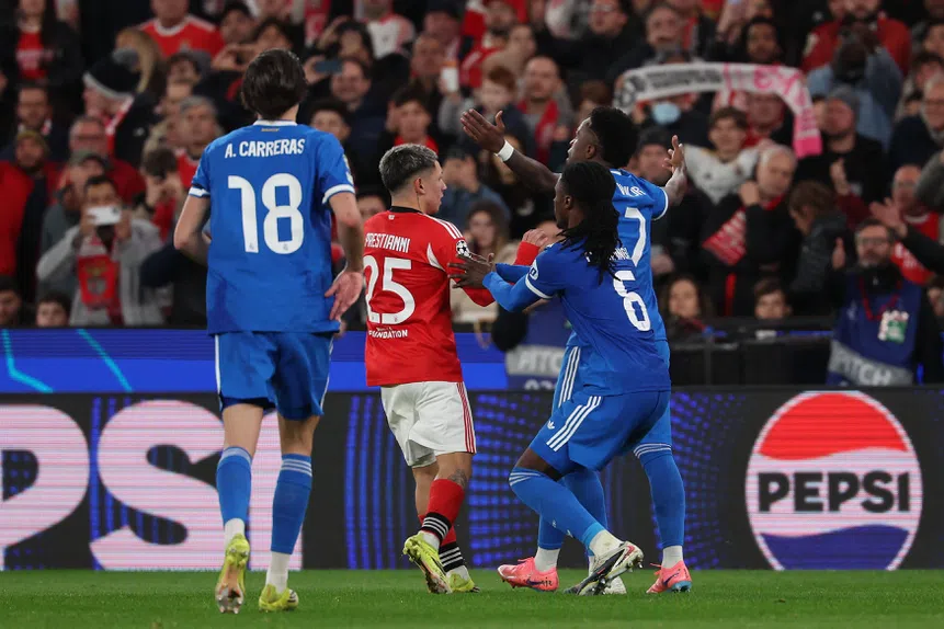 Caso Vinícius: Real entrega à UEFA «todas as provas» sobre incidentes frente ao Benfica