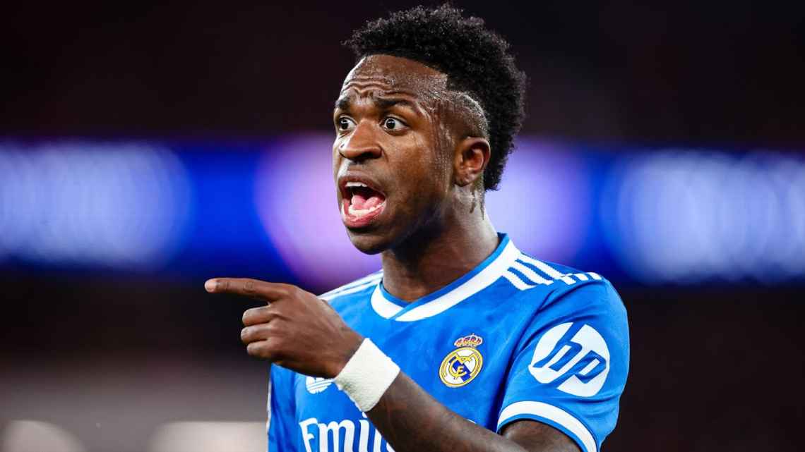 Vinícius Jr. diz ao árbitro que Prestianni lhe chamou «macaco»