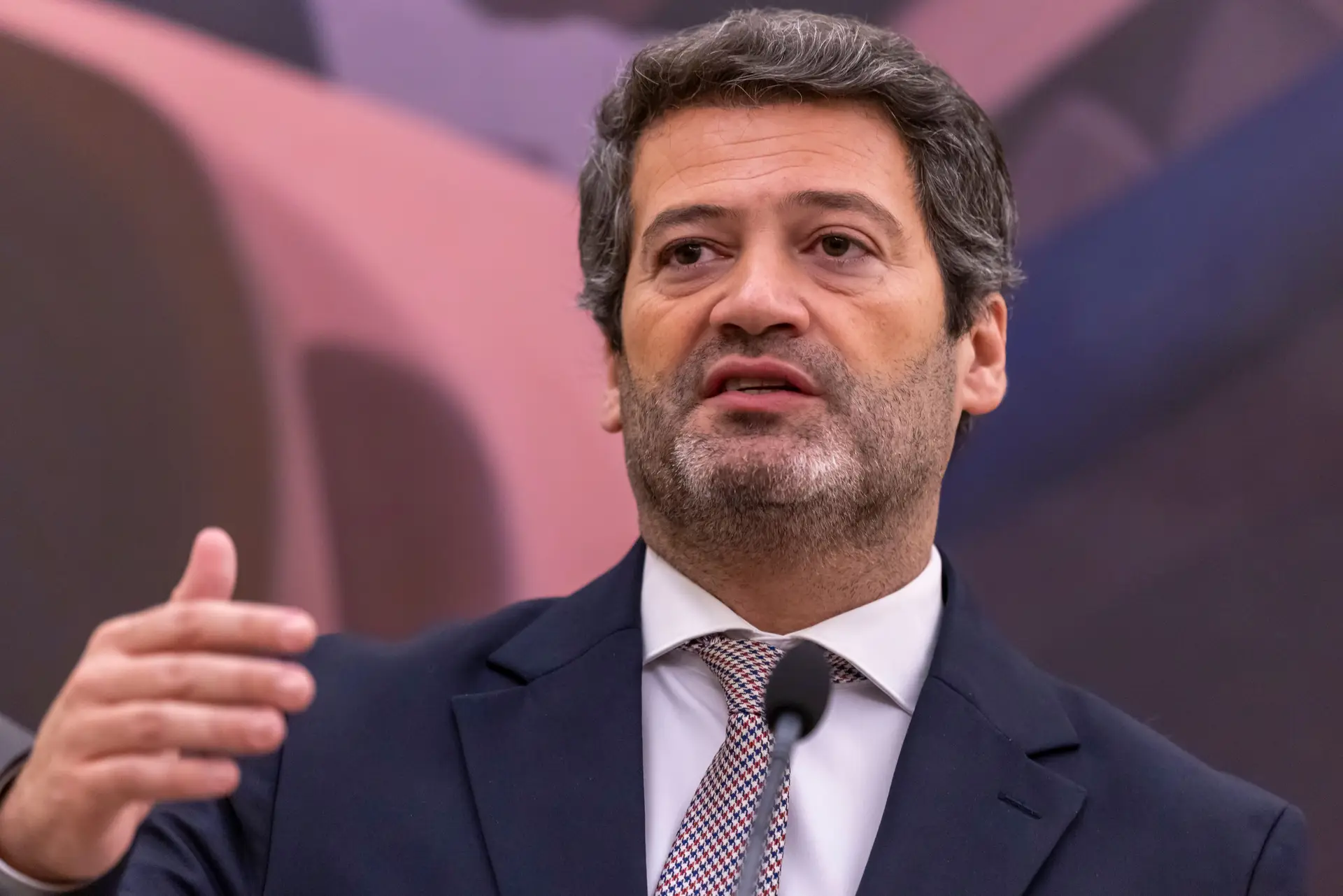 Chumbada proposta do Chega para limitar acesso de estrangeiros a apoios