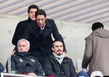 José Mourinho e Rui Costa em desacordo com o contrato no Benfica