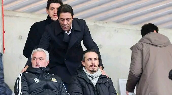 José Mourinho e Rui Costa em desacordo com o contrato no Benfica