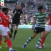 Sporting queixou-se de penálti neste lance e João Pinheiro cumpriu o seu dever