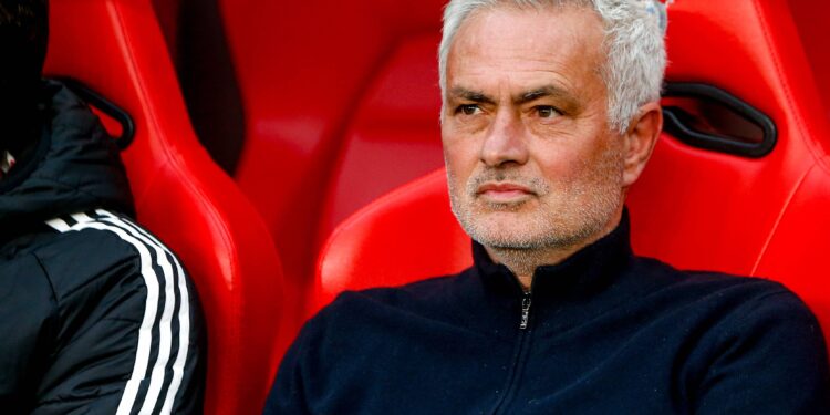 “Não há nenhum benfiquista que esteja com vontade de ver Mourinho continuar no Benfica”