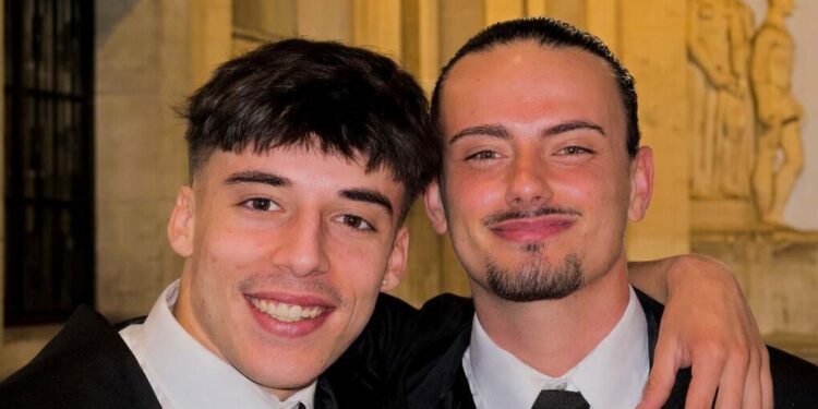 Dois estudantes da Universidade de Coimbra partem aos 21 anos
