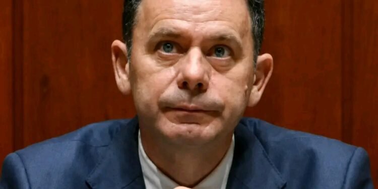Primeiro-ministro Luís Montenegro de rastos com notícia avançada este 1.º de maio