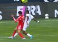 (VÍDEO) Otamendi expulso com vermelho direto por causa desta falta