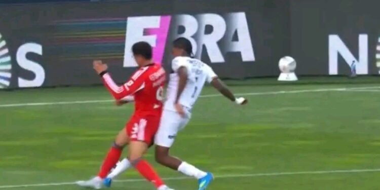 (VÍDEO) Otamendi expulso com vermelho direto por causa desta falta