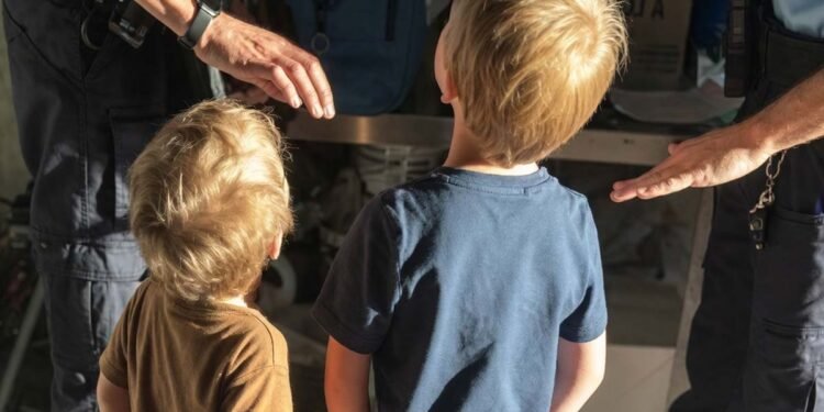 Novos dados sobre a mãe das duas crianças de 3 e 5 anos deixadas na Comporta