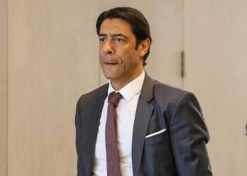 “Isto é uma roubalheira”: Rui Costa suspenso 25 dias por chamar “ladrão” ao árbitro em Famalicão