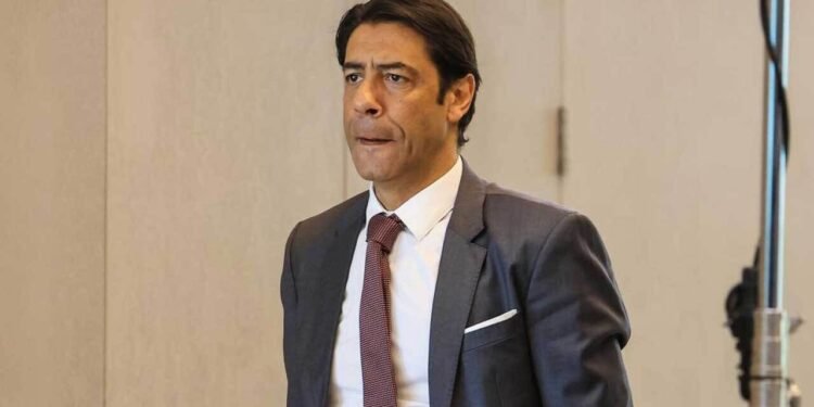 “Isto é uma roubalheira”: Rui Costa suspenso 25 dias por chamar “ladrão” ao árbitro em Famalicão
