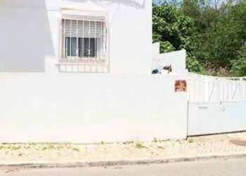 Jovem internado em estado crítico após crime violento em Odivelas